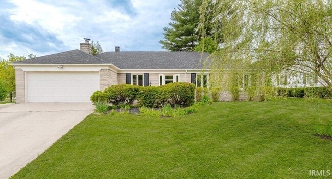 property at 1416 E Clairmont Pl