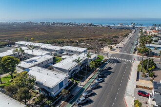 Imperial Beach Gardens in Imperial Beach, CA - Building Photo - Building Photo