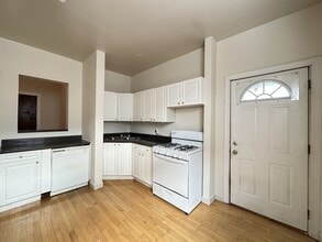 1322 Oak Ave, Unit H4 in Evanston, IL - Building Photo - Building Photo