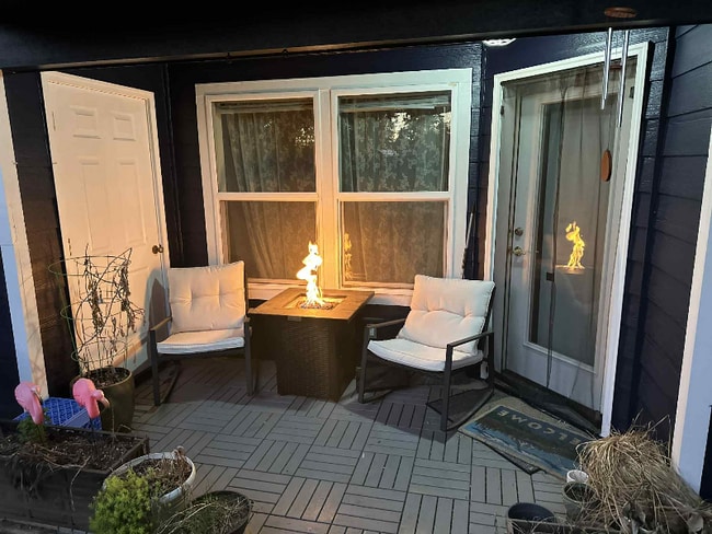 663 NE 162nd Ave in Portland, OR - Foto de edificio - Building Photo