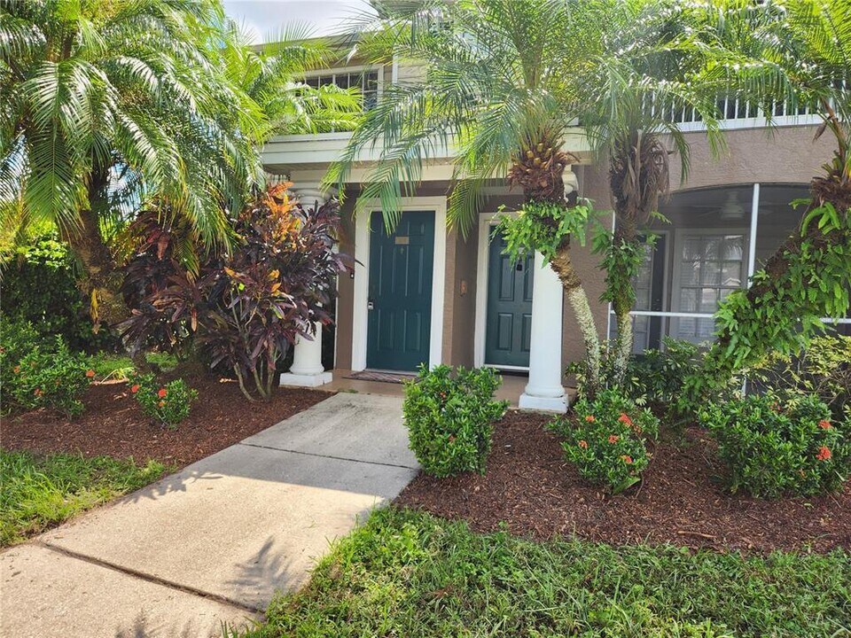 8933 Manor Loop in Lakewood Ranch, FL - Building Photo