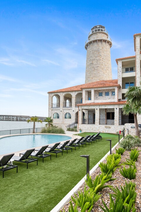 Lighthouse Pointe in Corpus Christi, TX - Building Photo