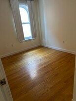 90 Westland Ave, Unit 401 in Boston, MA - Building Photo