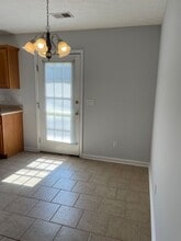 111 Croghan Way in Vine Grove, KY - Building Photo - Building Photo