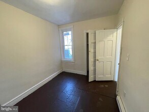 735 W Russell St in Philadelphia, PA - Building Photo - Building Photo