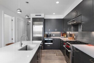 222 West Ave in Austin, TX - Building Photo