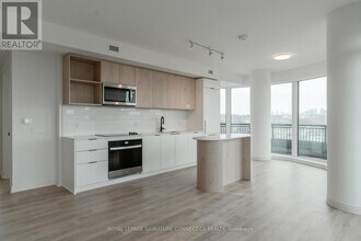 1185 Dupont St in Toronto, ON - Building Photo - Building Photo