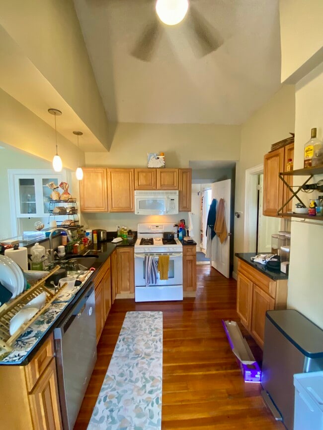 90 Fayette St