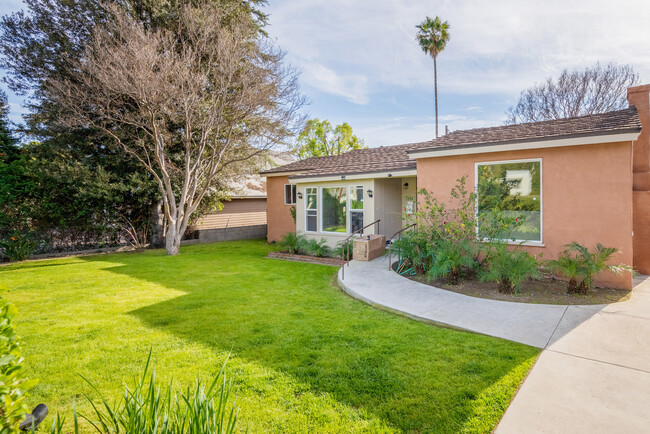 property at 1546 Glenwood Rd