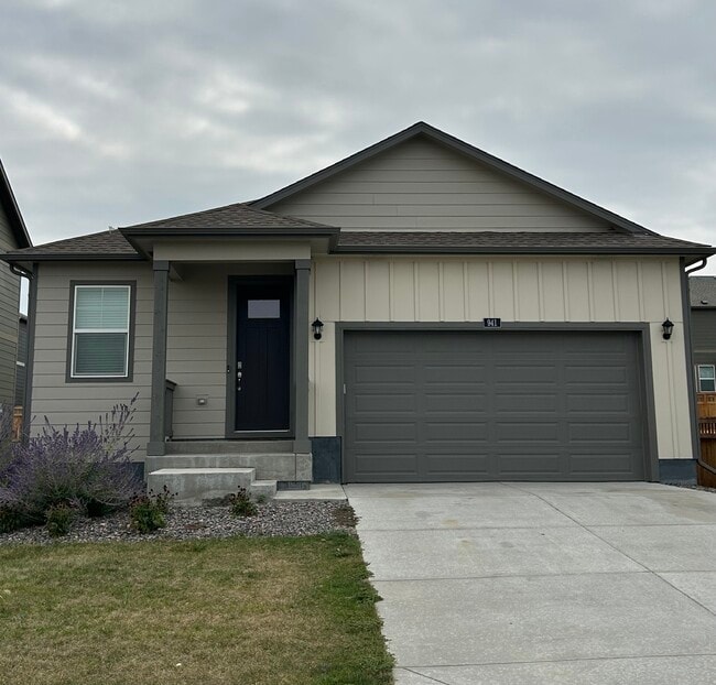 property at 941 Canal W Dr