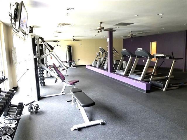 1100 W Trinity Mills Rd in Carrollton, TX - Building Photo - Building Photo