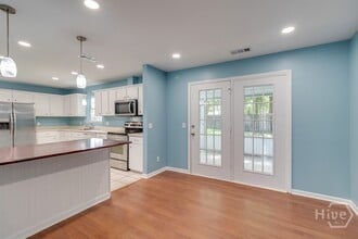 949 Piercefield Dr in Richmond Hill, GA - Building Photo - Building Photo