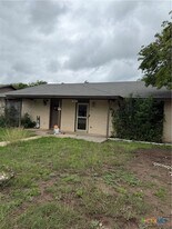 1513 Shannon Cir in New Braunfels, TX - Building Photo