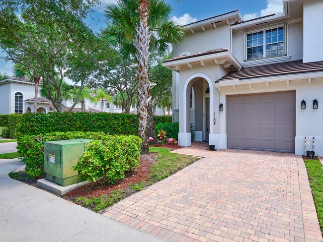 property at 6436 Bella Cir