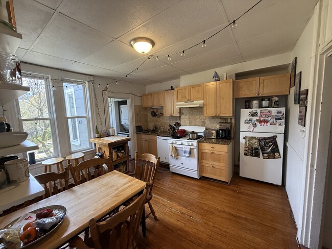 property at 252 Windsor St