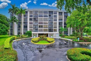 5951 Wellesley Park Dr in Boca Raton, FL - Building Photo