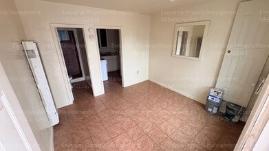 105 E 8th St in Bakersfield, CA - Building Photo - Building Photo