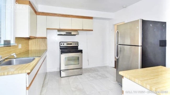 1 Romulus Dr in Toronto, ON - Building Photo - Building Photo