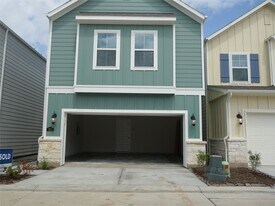 701 Sand Dollar Dr in Kemah, TX - Building Photo