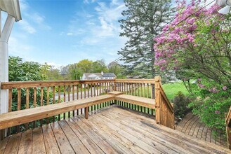 32 Highland Dr in Woodbury, NY - Building Photo - Building Photo