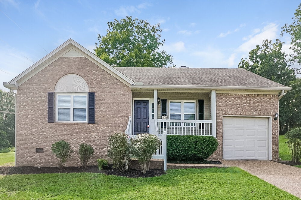 1059 Cedar Creek Village Rd in Mount Juliet, TN - Building Photo