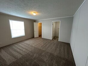 457 Montana in Belleville, MI - Foto de edificio - Building Photo