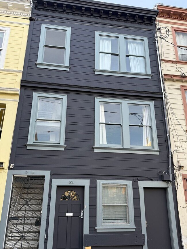 19A-19A Card Alley in San Francisco, CA - Foto de edificio - Building Photo