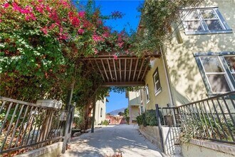 37 E Howard St in Pasadena, CA - Building Photo - Building Photo