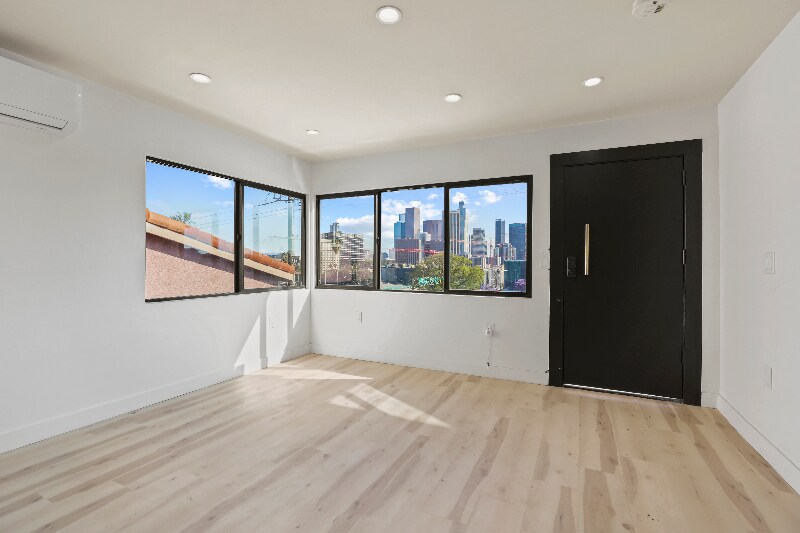 1139 Bellevue Ave in Los Angeles, CA - Building Photo