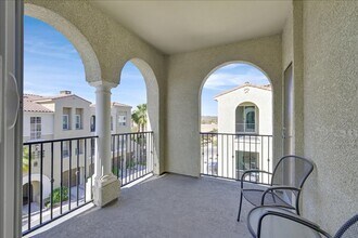 2555 Hampton Rd in Henderson, NV - Building Photo - Building Photo
