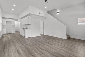 3312 Sealy Ave in Galveston, TX - Building Photo - Building Photo