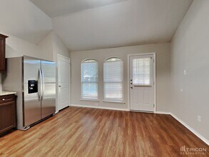 952 Oak Lynn Dr in Willis, TX - Building Photo - Building Photo