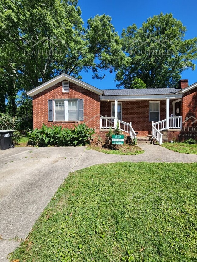 property at 105 Woodrow St
