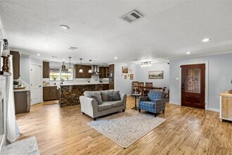 112 April Wind Dr E in Montgomery, TX - Building Photo - Building Photo