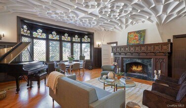 61 Crows Nest Rd in Tuxedo Park, NY - Building Photo - Building Photo