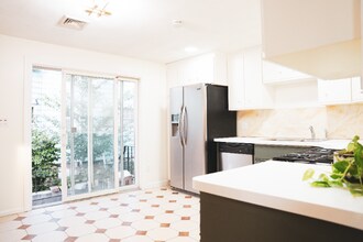 182 Kittredge St in Boston, MA - Building Photo - Building Photo