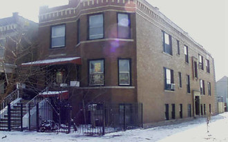 2233-2239 N Saint Louis Ave Apartamentos