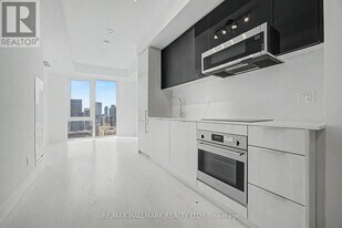 308 Jarvis St in Toronto, ON - Building Photo
