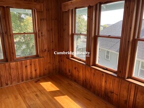 93 Hillside Rd, Unit 2 in Watertown, MA - Foto de edificio - Building Photo