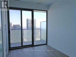 50 Charles St E in Toronto, ON - Building Photo - Building Photo