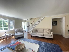 6 Beech Hill Rd in Lloyd Harbor, NY - Building Photo - Building Photo