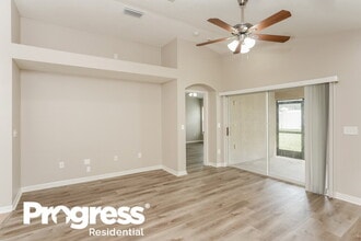 433 Down Pine Dr in Seffner, FL - Building Photo - Building Photo