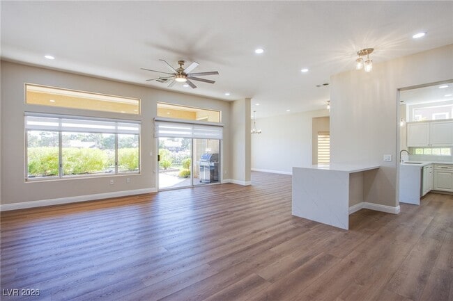 2660 Crown Ridge Dr in Las Vegas, NV - Building Photo - Building Photo