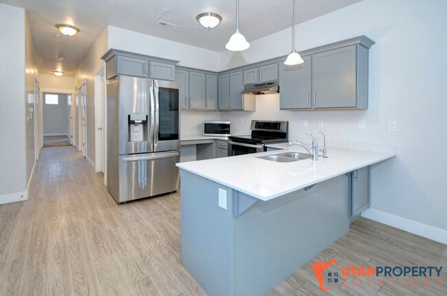 property at 34 W Silver Springs Dr