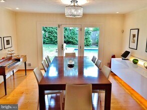 10309 Bells Mill Terrace in Potomac, MD - Building Photo - Building Photo