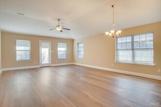 3324 Wasatch Range Loop in Pensacola, FL - Foto de edificio - Building Photo