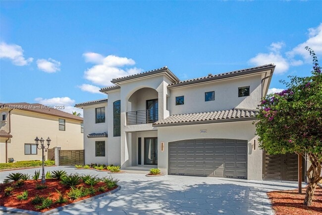 8946 NW 176th Ln in Hialeah, FL - Building Photo - Building Photo
