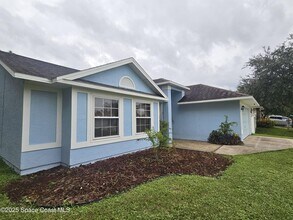 759 Griffin Ave in Palm Bay, FL - Building Photo - Building Photo
