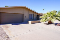 2526 S Los Feliz Dr in Tempe, AZ - Foto de edificio - Building Photo