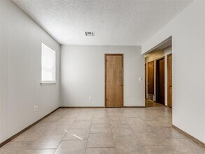 822 Russell Cir in Norman, OK - Building Photo - Building Photo